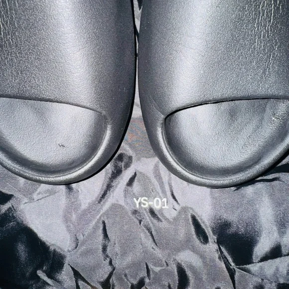 Yeezy Black Slide Sandals - Picture 3 of 5